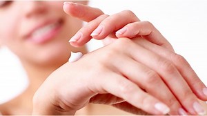 Bye-Bye Tangan Kasar! 4 Tips Memiliki Kulit Halus Mulus