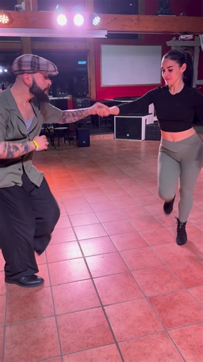 9.2K views · 743 reactions | Nuestra Clase de Timba Cubana en @raices_event  . : El Jala Jala @elitoreveysucharangon . #alessandroerossella #salsacubana #salsa #baile #cuba #cubanstyle #salsacongress #cubansalsa #timba #timbacubana | Alessandro e Rossella | Facebook