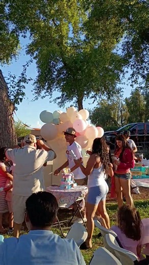 my cousin chuy is officially having a Girl congratulations cousin