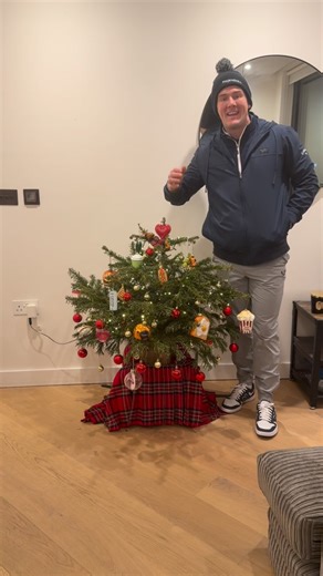 Our Christmas tree is complete! Happy Christmas Eve everybody! | Temp_tation