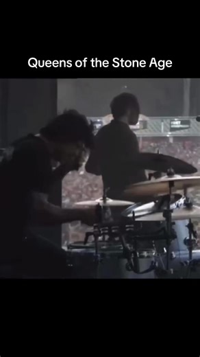 Go with the Flow – Analyzing Queens of the Stone Age's Iconic Track