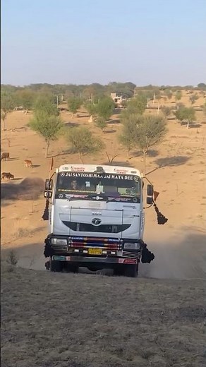 Desert Beast Unleashed: 1000HP Truck vs. The Sands!