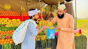 743K views · 10K reactions | Mazdoor Ko Phal Km Kemat me Keun DeyeWait for End藍Funny Molvi | Funny Molvi | Facebook