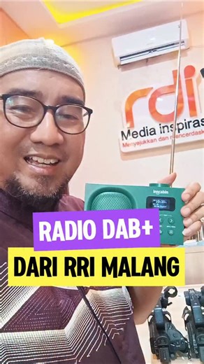 Alhamdulillah, Radio Dakwah Islamiyah 107.7 RDI FM Malang mendapatkan seperangkat radio receiver DAB (Digital Audio Broadcasting) dari Radio Republik Indonesia RRI Malang @rrimlg . Siaran radio RDI FM Malang ini bisa didengarkan melalui Radio digital DAB bersama 14 radio yang lain. Terimakasih kepada Radio Republik Indonesia, khususnya RRI Malang, semoga dengan keberadaan siaran radio RDI FM Malang melalui gelombang digital ini bisa memberikan manfaat yang lebih luas lagi bagi para pendengar. Te