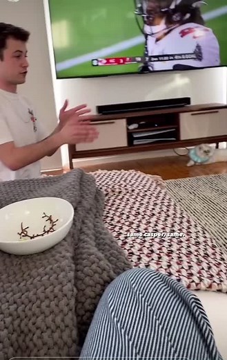 Dylan Minnette Throuple - Wallows Concert Experience