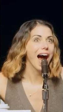 LAURA BAILEY IS FORGETTING EVERYTHING 🤣
