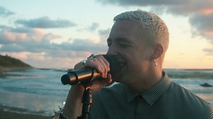 We're obsessing over the Live Performance of Maximillian at the MYX Philippines Awards 2020 with 'Beautiful Scars' 🤍🥰😍 Watch it here: https://MCAMusic.lnk.to/BeautScarsFB | UMG Philippines