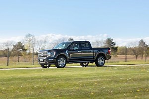 How Well Does Ford’s BlueCruise Hands-Free Driving System Work? | Cars.com