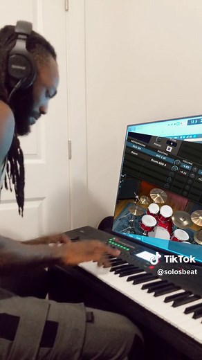 Key-Drumming: Incredible Fusion of Drums and Keys!