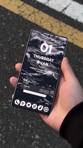 Android Home Screen with Large Digital Clock and Music Player. #androidsetup #androidcustomization