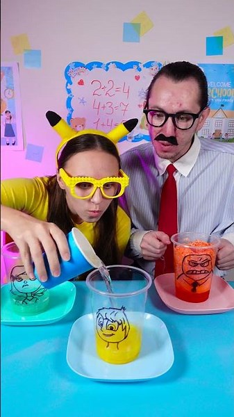 🌈 Magic Foam Fun! Watch Emotions Make the Colors Change 🧠🧪