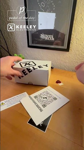 Unboxing the Keeley Electronics RK2000 Funk Siren Delay #keeley #guitarpedals #funk #siren #delay