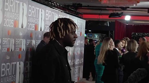 Myles Smith wins Brits Rising Star award