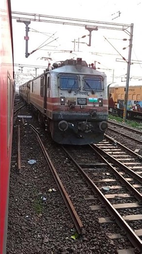 🚇 14235 - Varanasi Bareilly Express crossing 🚸 #traincrossing #tracksound #🎧🎧