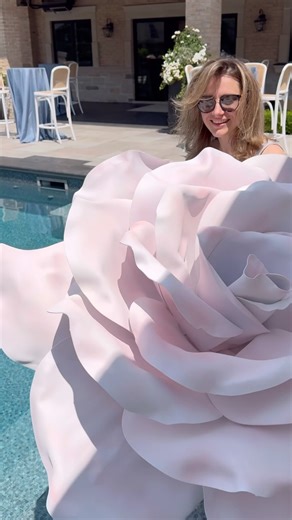87K views · 56K reactions | Let's have a pool party Ona sunny day! Our giant floating roses are at your service ! #floatingflowers #pooldecor #giantrose #partydecor #weddingdecor #art #photoshoot #artist #diy | Tsemko Decor | Facebook