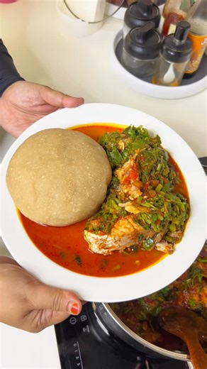 MJ on Instagram: "Day 34/365: menu yg paling dia suka… ☺️👩‍🍳🫶 Bahan2: 1 ekor ikan jenahak 1/2kg sawi 1 genggam cili padi merah 1 biji lada benggala 2 biji bwg besar 3 ulas bwg putih 3 biji tomato Sedikit dry thyme Garam & perasa secukupnya Selamat mencuba & semoga bermanfaat 🤲 #resepiikan #ikanjenahak #eforiro #ultahpaksu #resepimudah"