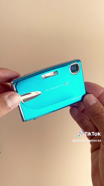 The Fujifilm Finepix Z20 was introduced in 2008! According to fujifilm “style” was front of mind in the design process. #digicam #digitalcamera