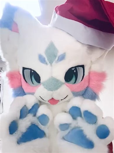 The dragon-humanoid pet is acting cute, playfully scratching at you with its claws, wanting to play games with you.龙兽人宠物卖萌用爪子对着你乱抓想跟你玩游戏#furry #fursuit #plush #quadsuit #fursona #satisfyingvideo #toy #funny #cute #ornaments #dog #creative #pet #foryourpage #fyp #tiktok #tiktokmademebuyit #cat #viral #laugh