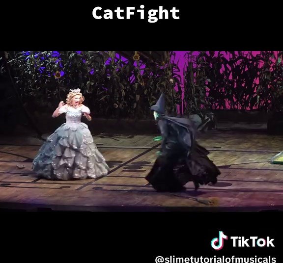 I can't wait to see this scene in the film 🤗💚 #fyp #fypシ #viral #trending #musicaltheatre #theatrekids #broadway #nyc #wickedthemusical #glinda #elphaba #defyinggravity #loveforgreen💚 #theatre #wicked #wickedmovie #mckenziekurtz #alyssafox #thewickedwitchofthewest #thewitchofthenorth #catfigth