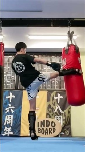 【キックボクシング】本気のサンドバッグ練習｜ミドルキックの強化！