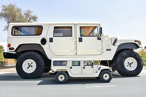 World's Biggest Hummer Is an Apartment on Wheels, Never Drives Out Without Police Escort