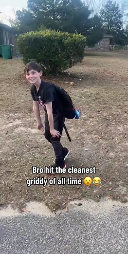 Kids getting sturdy after school 😂 (via @speed2trimm) #sturdy #griddy | griddy