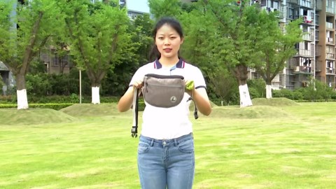 Newborn Dog Treat Pouches Bag for Pet Training，Large Opening Capacity Crossover Self-Closing Bag, Includes Adjustable Waist Strap and Built-in Poop Bag Dispenser，Grey