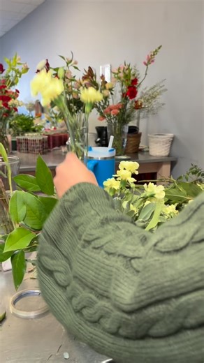 Spring is blooming early here at Stems florist.🌷 Order Online: www.stems4flowers.com Shop Phone: (314) 972-7836 #springflowers #stlouisflowers #springarrangement #stlflorist #stemstl | Stems Florist & St. Louis Flower Delivery