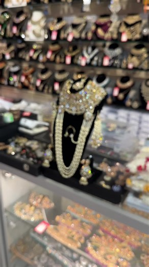 Stunning Bridal Set: Elevate Your Wedding Look with Gold