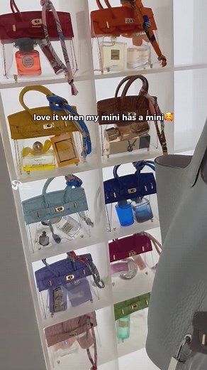 Who could resist these adorable mini bag charms? ✨ Head to our store now to get yours for FREE ! 🌍✈️Express Worldwide Shipping 🇲🇾Bukit Bintang KL Ansa Hotel 1st Floor 🇸🇬Clarke Quay Singapore Block B1-09 Postal Code 179021 #theparentcompanymy #theparentcompanysg #mini #miniperfume #perfume #miniature #cosmetic #singapore | THE PARENT COMPANY