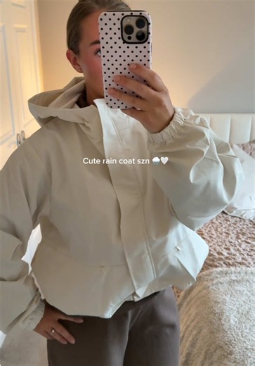 Loving this jacket sm 🌧️🤍 #raincoats #waterproofs #cosyseason #jackets #rainydays @EGO FASHION