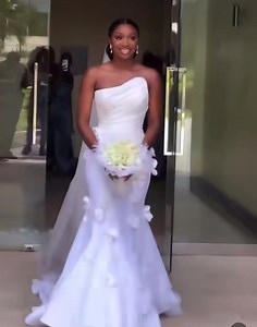 Keeping it simple but classy : Our Beautiful Mandy, daughter of Dr. Ernest Ofori Sarpong’s (CEO @specialice_gh) #whitewedding #happymarriedlife | Okay 101.7 FM