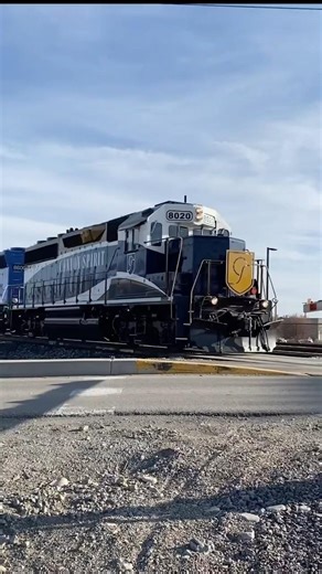 Rocky Mountaineer (Canyon Spirit) Makes a Final Test Run In Orem UT