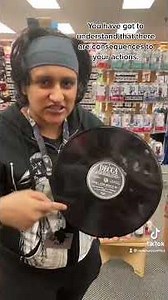 How to properly play vinyl on a turntable