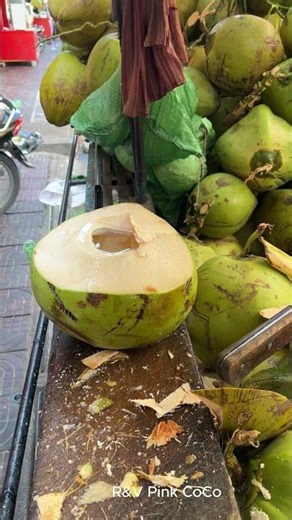 Super fresh green coconut cutting skill! #shorts #streetfood #fruit #fresh #viral #explore