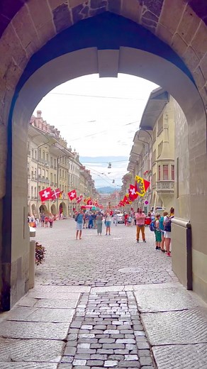 Bern, Switzerland 🇨🇭 🎥 By: travel.lovers.channel..#travel #familytravel #travelphotography #travelgram #traveler #travellover #naturelover #adventurevibes #tripadvisor #traveltheworld #naturephotography #familytrip #vacation #adventuretravel #familytime #switzerland #travelswiss #alps #interlaken #besthotels #travelgoals #hotelreview #nature #traveltheworld #mountains | Travel Lovers Channel