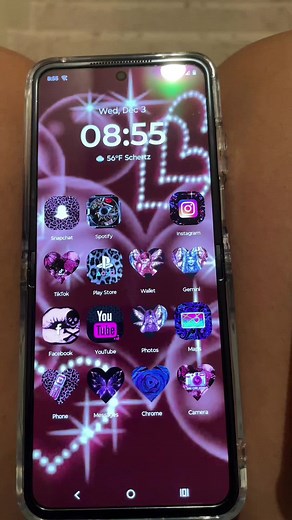 I figured out how to change my ringtone to any song I like ! Remember when it was so hard to do it ! You had to download the song and convert it. This was so easy and fast ! #motorolarazr #motorola #customize #flipphone #ringtone