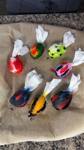 best way to make Easter eggs! I show 3 unique ways to make Easter eggs! #eggs #easter #fun This original video was produced by Network Media, LLC, and Kristin’s Friends | Home Hacks & Easy Snacks