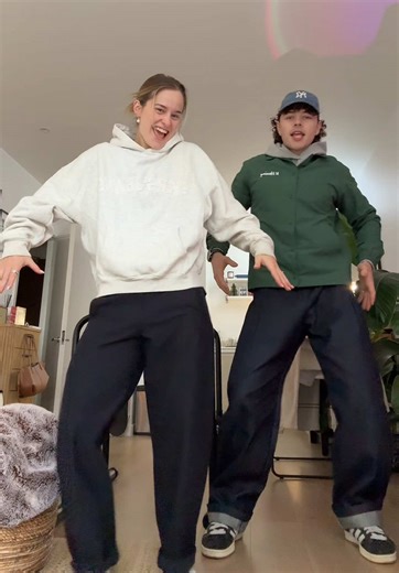 SpongeBob-Themed Cleaning Challenge with Fun Elements