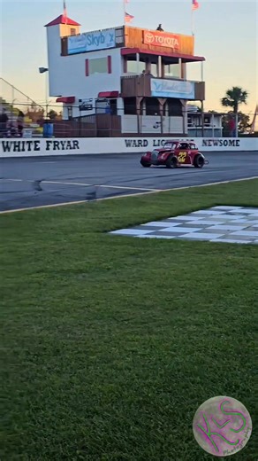 Legend Feature at the Islander Hotel & Resort Bobby Watson Memorial Presented by Morehead Motor Company Tire Pros! Podium: 1- Scotty Benford 2- Oliver Missner 3- Keagan Abrams #raceday #thingstodonearme #ENC #racecar #familyfriendly #racetrack #familytime #race | Carteret County Speedway