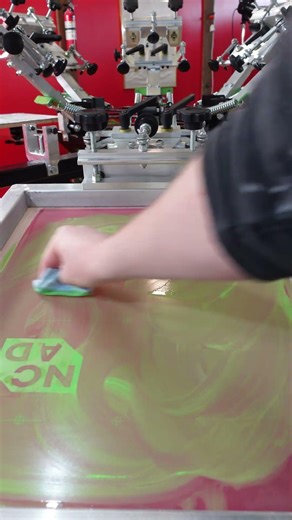 Cleaning a Screen on Press