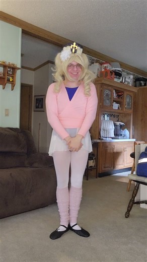 It's the new month for Barbara and more to do with her Ballet classes. Especially with Christmas coming up and The Nutcracker Ballet on the horizon. 😉❤️👍🩰 Royal Blue Ballet Leotard by @capezio White Dance Tights bought at @discountdance Black Ballet slippers by Bloch Wig by @fmanime Wrap Skirt, Leg Warmers and Wrap Sweater bought off of @amazon #barbara #barbaracosplay #barbaragenshinimpact #barbaragenshinimpactcosplay #genshinimpact #genshinimpactcosplay #gamecosplay #hoyoverse #hoyoversecos