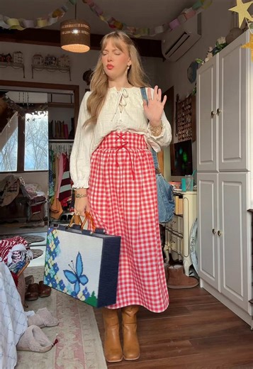 Exploring 70s Fashion Trends for Your OOTD