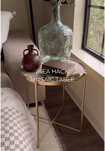 Transforma tu mesa con un mosaico DIY de IKEA