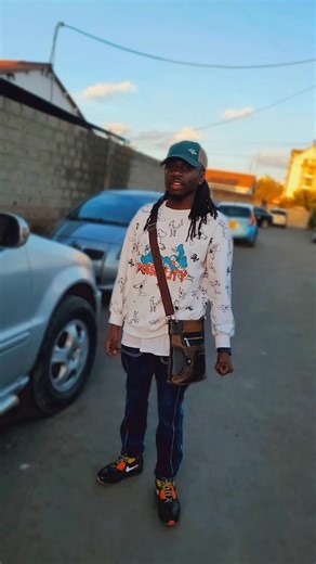 Nyashinski ako? Endeleeni kuwa waselfish mtaisha my friends ☺️ #nyashinski #otilebrown #willypaul #bahatikenya #songsofsevil