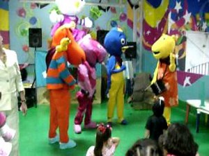 SHOW BACKYARDIGANS por las MUÑEQUITAS SUPER STARS.avi