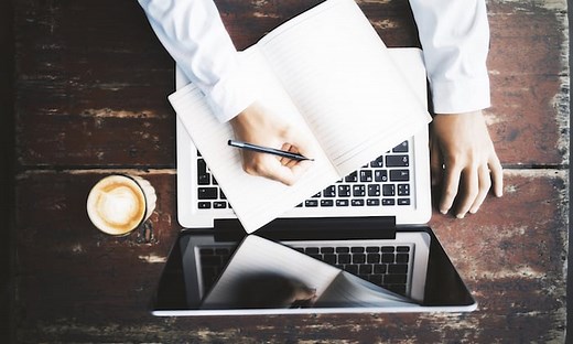 White Paper: O Que É e Como Fazer ( 5 Exemplos)