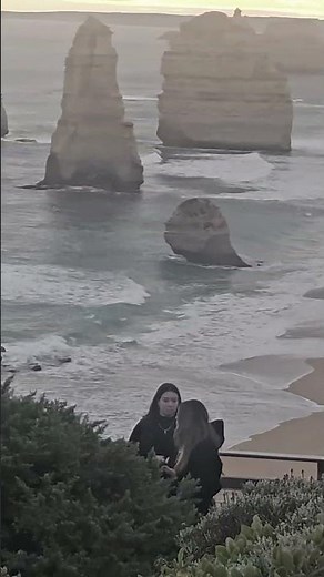 Road Trip to the 12 Apostles | Great Ocean Road Vlog 🚗🌊