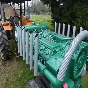 8Starting a 200 horsepower DEUTZ V12 engine using a tractor | King Lee