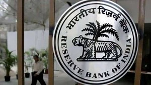 ग्राहकों से कितना चार्ज वसूलें पेमेंट प्रोवाइडर, RBI कर रहा डिसकस, राय आप भी दे सकते हैं, ये रहा प्रोसेस | Zee Business